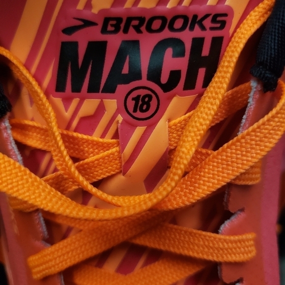 NWOB Brooks Mack 18 Pink and Orange Cleats Metal Spikes not included Sz 11 - Picture 6 of 8